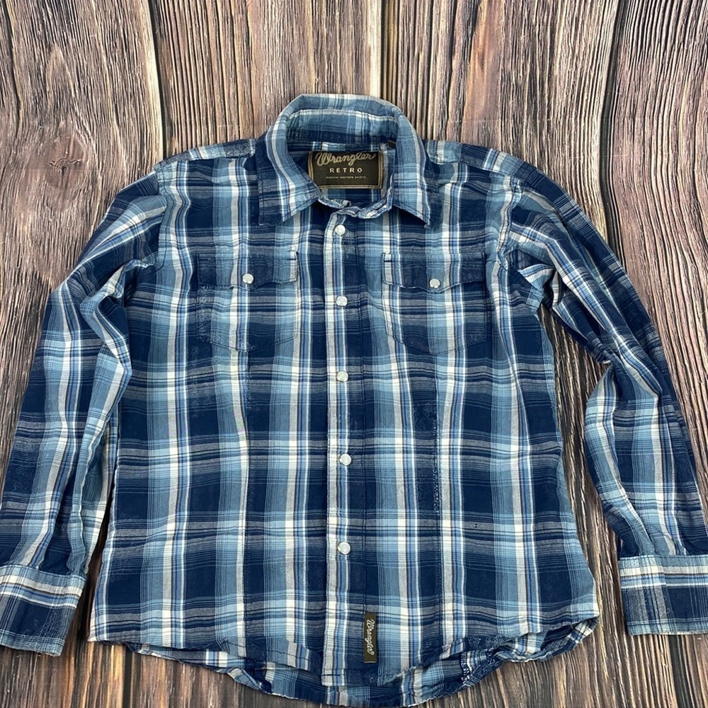 Wrangler Blue Plaid Button Down Shirt- Size Medium